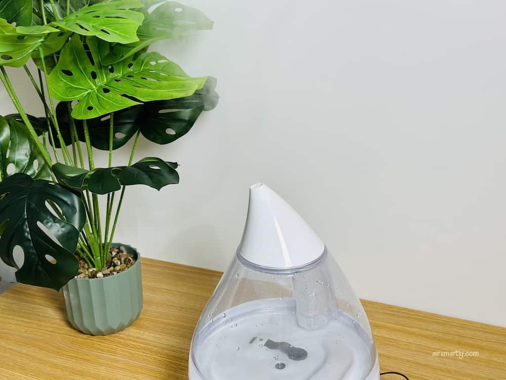 Can I put hot water in a cool mist humidifier
