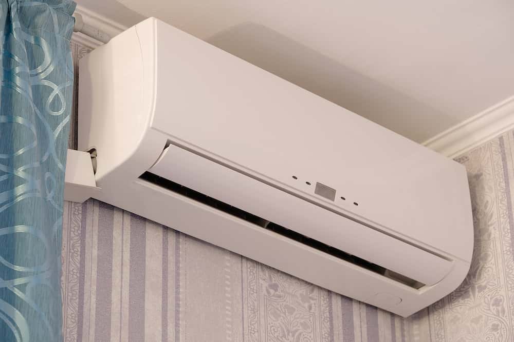 when to use dehumidifier with air conditioner